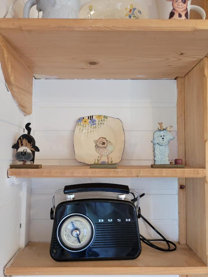 The Shepherds Hut At Forestview Farm Greenisland Esterno foto